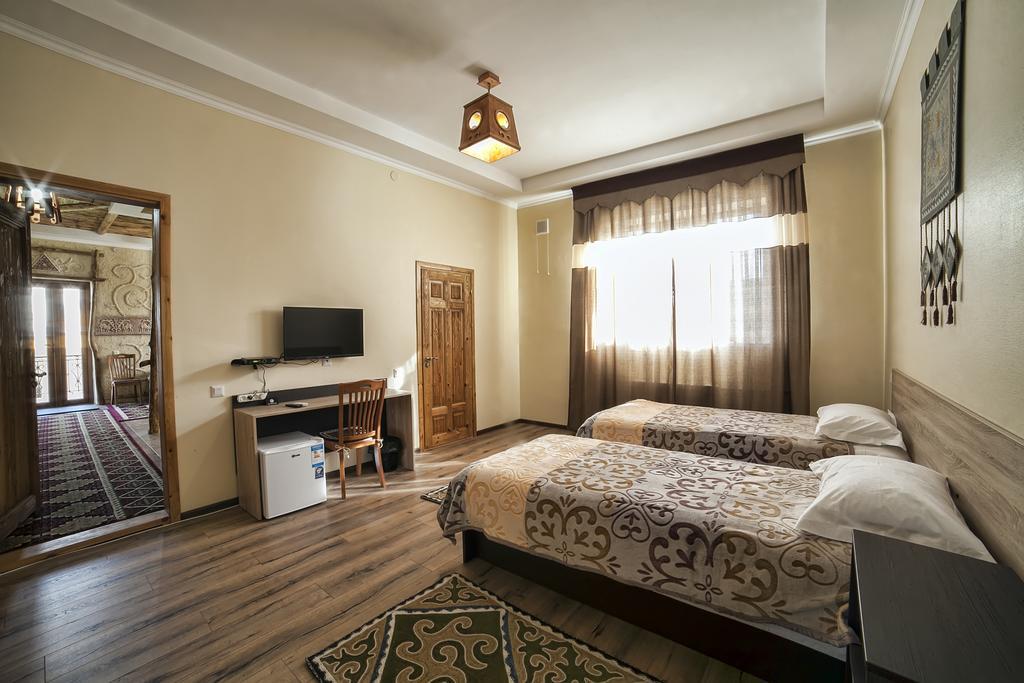 Ethno Boutique Hotel Osh Room photo