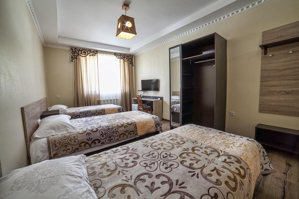 Ethno Boutique Hotel Osh Room photo