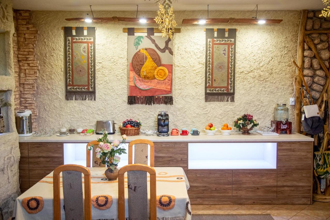 Ethno Boutique Hotel Osh Exterior photo